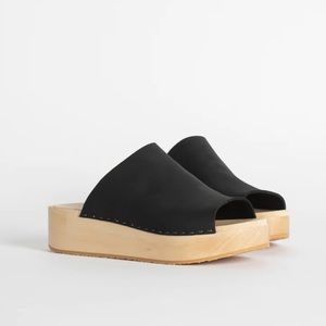 Bryr Clogs Norma Platform Sandal in Coal size 8/38